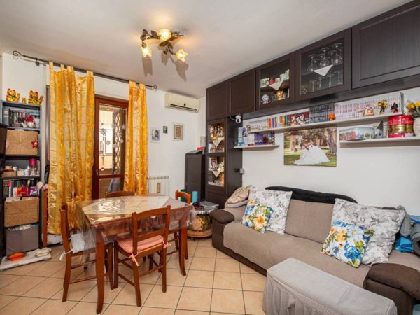 appartamento in vendita a Roma in zona Lunghezza