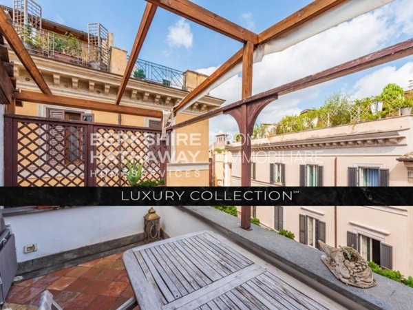 appartamento in vendita a Roma in zona Parione/Sant'Eustachio