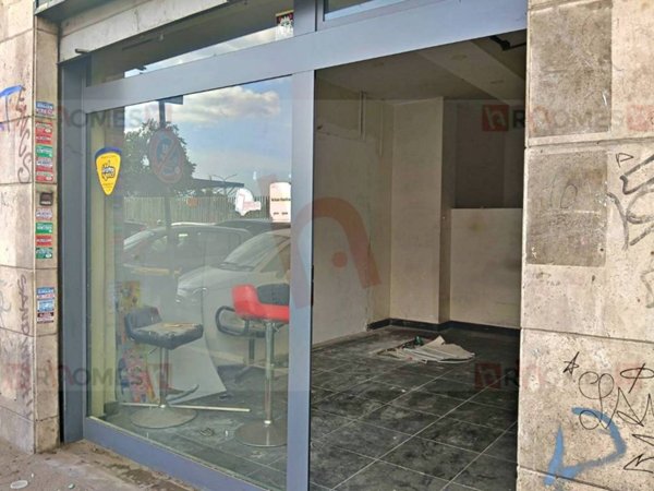 negozio in vendita a Roma in zona Prenestino-Centocelle