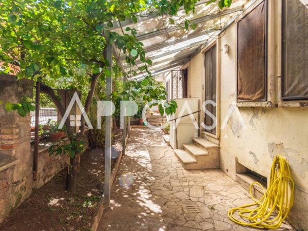 appartamento in vendita a Roma in zona Gianicolense