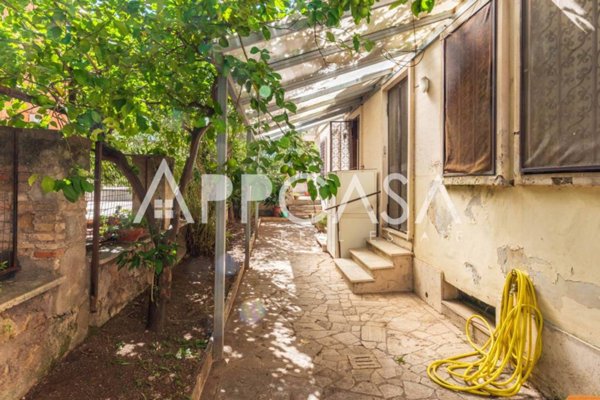 appartamento in vendita a Roma in zona Gianicolense