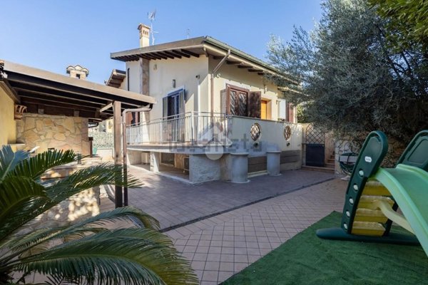 casa indipendente in vendita a Roma in zona Ponte Galeria