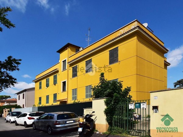 appartamento in vendita a Roma in zona Appio Pignatelli