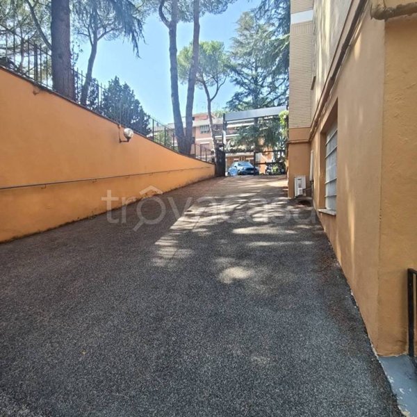 negozio in vendita a Roma in zona Salario