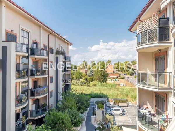 appartamento in vendita a Roma in zona Axa