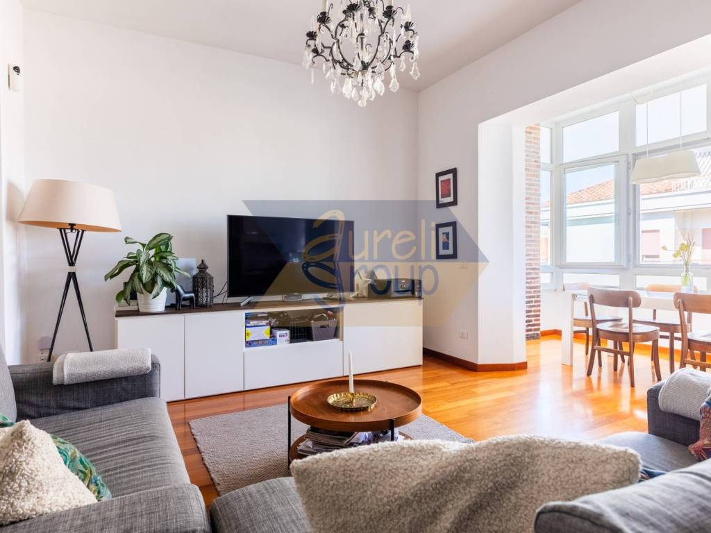 appartamento in vendita a Roma in zona Appio Pignatelli