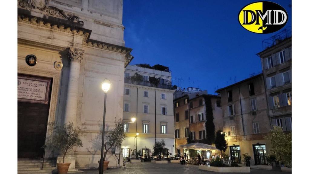 appartamento in vendita a Roma in zona Parione/Sant'Eustachio