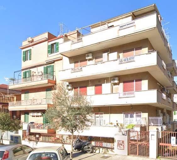 appartamento in vendita a Roma in zona Prenestino-Centocelle