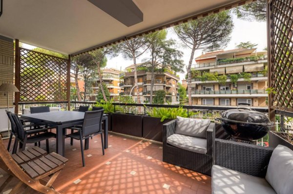 appartamento in vendita a Roma in zona Tomba di Nerone