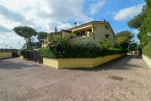 casa indipendente in vendita a Roma in zona Aurelio