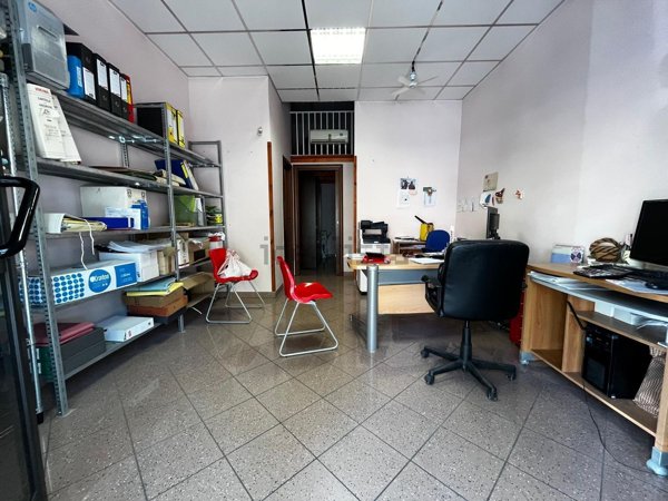 locale commerciale in vendita a Roma in zona Prenestino-Centocelle