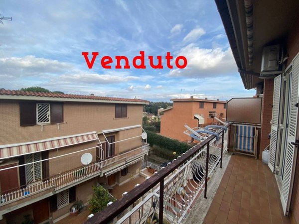 casa indipendente in vendita a Roma in zona Magliana Vecchia
