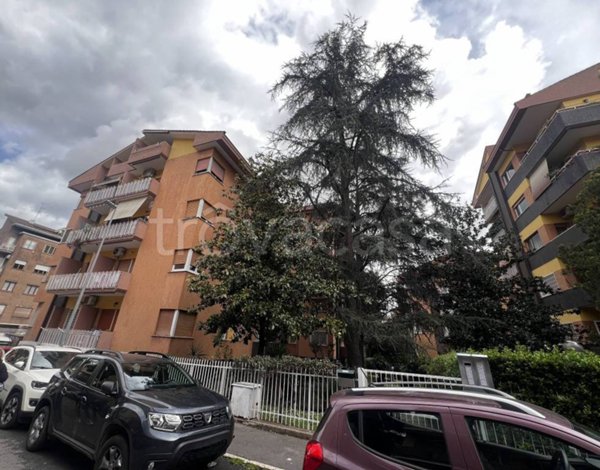 locale commerciale in vendita a Roma in zona Monte Sacro/Talenti
