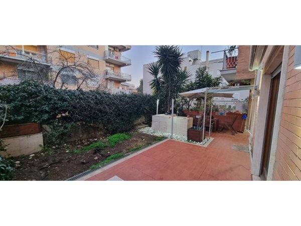 appartamento in vendita a Roma in zona Corviale