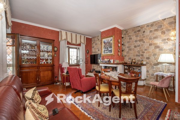 casa indipendente in vendita a Roma in zona Magliana Vecchia