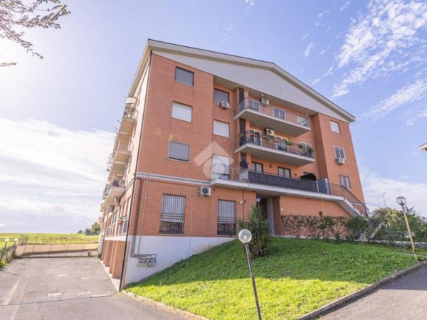 appartamento in vendita a Roma in zona Castelverde