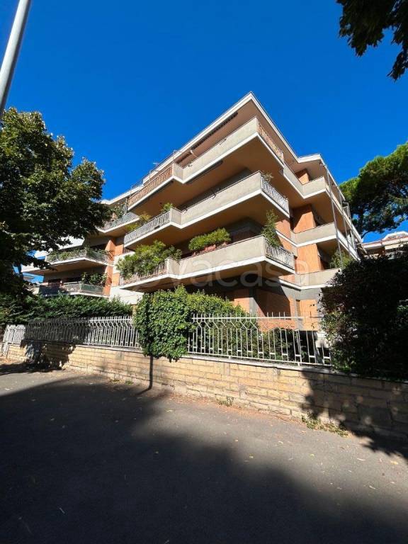 appartamento in vendita a Roma in zona Gianicolense