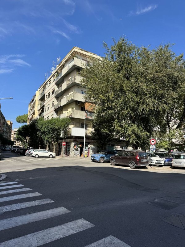 appartamento in vendita a Roma in zona Ostiense