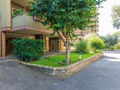 appartamento in vendita a Roma in zona Vigna Murata