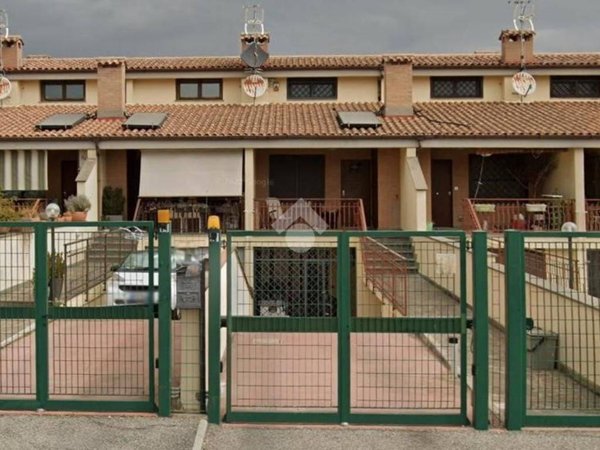 casa indipendente in vendita a Roma in zona Castelverde