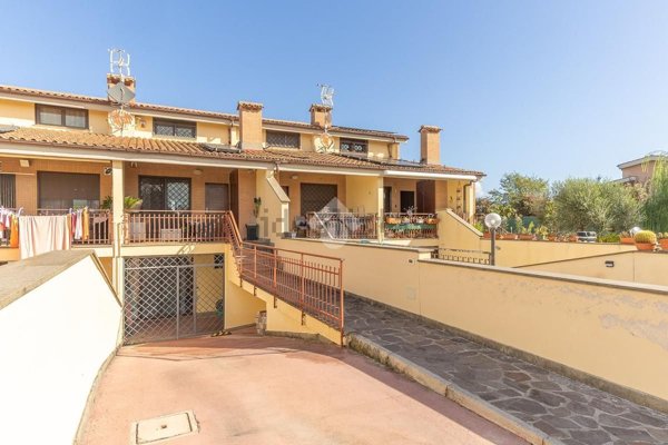 casa indipendente in vendita a Roma in zona Castelverde