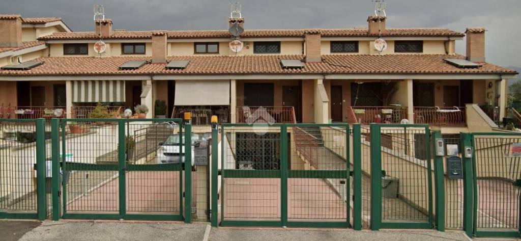 casa indipendente in vendita a Roma in zona Castelverde