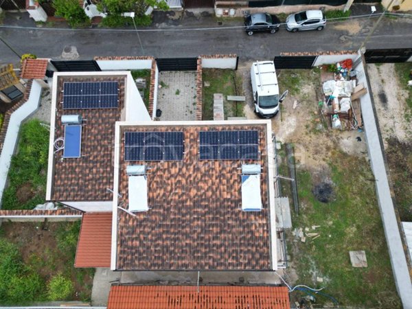 casa indipendente in vendita a Roma in zona Ostia Antica