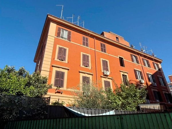 appartamento in vendita a Roma in zona Gianicolense