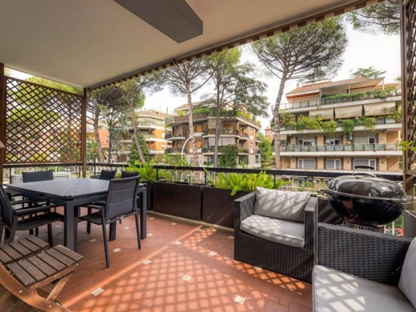appartamento in vendita a Roma in zona Tomba di Nerone
