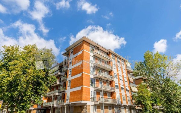 appartamento in vendita a Roma in zona Appio Claudio