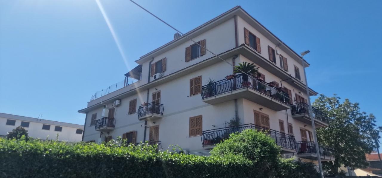 appartamento in vendita a Roma in zona Giardini di Corcolle