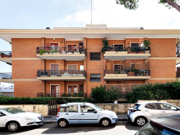 appartamento in vendita a Roma in zona Mostacciano
