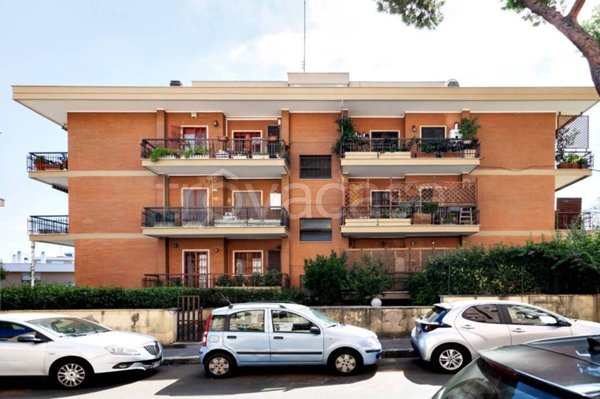 appartamento in vendita a Roma in zona Mostacciano