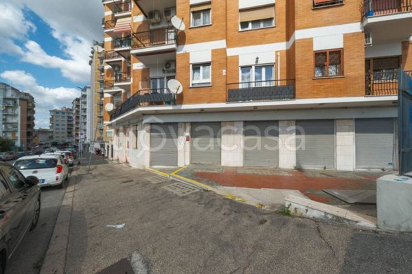 negozio in vendita a Roma in zona Collatino