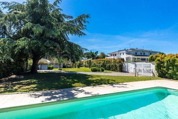 casa indipendente in vendita a Roma in zona Casal Palocco