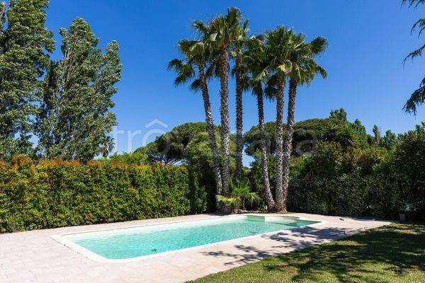 casa indipendente in vendita a Roma in zona Casal Palocco