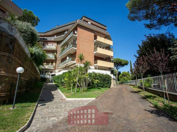 appartamento in vendita a Roma in zona Ardeatino