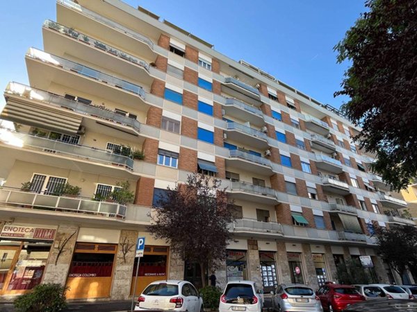 appartamento in vendita a Roma in zona Ostiense
