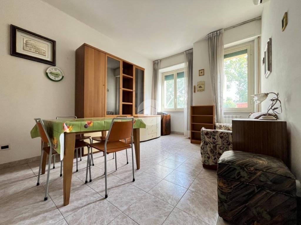 appartamento in vendita a Roma in zona Appio Latino