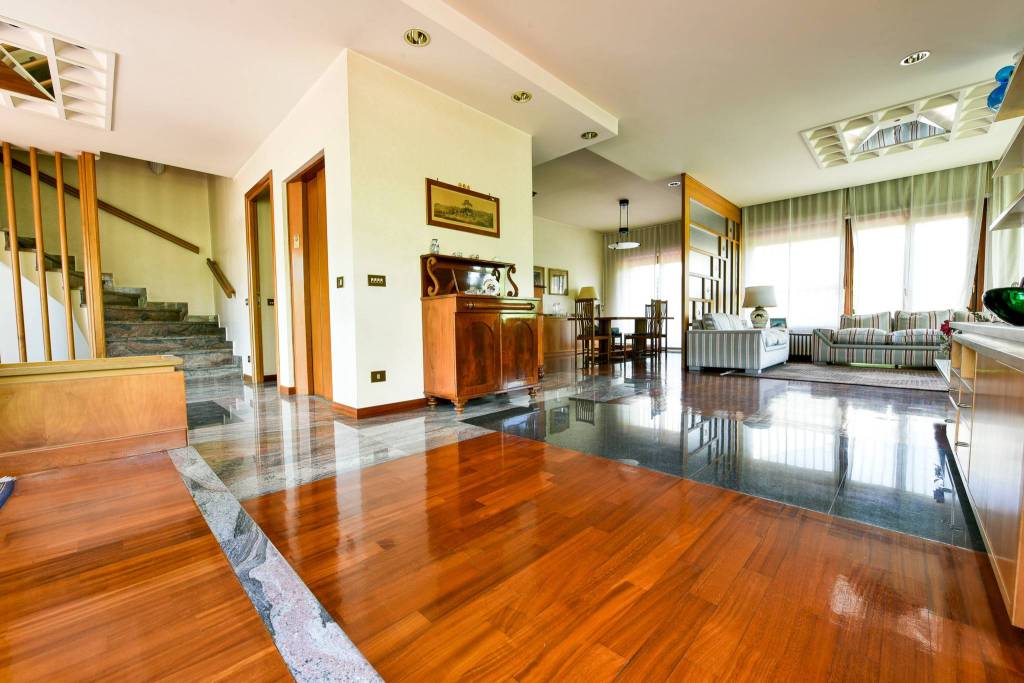 casa indipendente in vendita a Roma in zona Casal Palocco