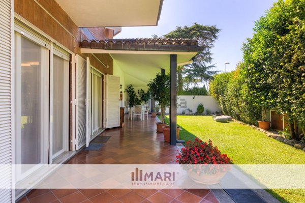 casa indipendente in vendita a Roma in zona Spinaceto