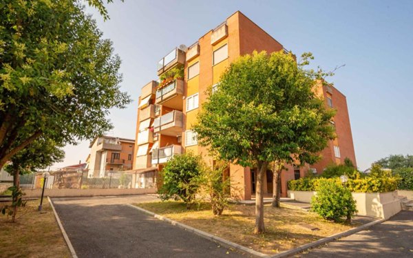 appartamento in vendita a Roma in zona Ponte di Nona