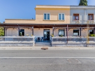 locale commerciale in vendita a Roma in zona Magliana Vecchia