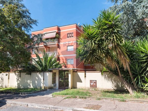 appartamento in vendita a Roma in zona Mezzocammino