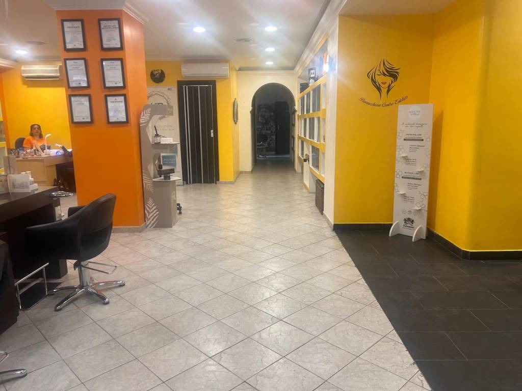 negozio in vendita a Roma in zona Collatino