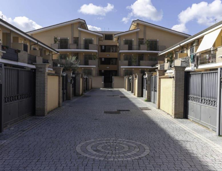 appartamento in vendita a Roma in zona Dragona/Bagnoletto