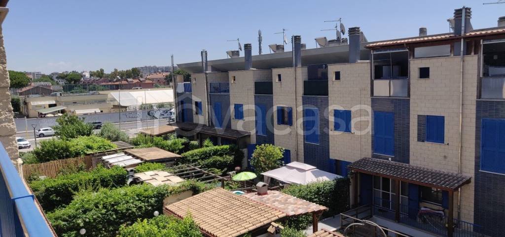casa indipendente in vendita a Roma in zona Acilia