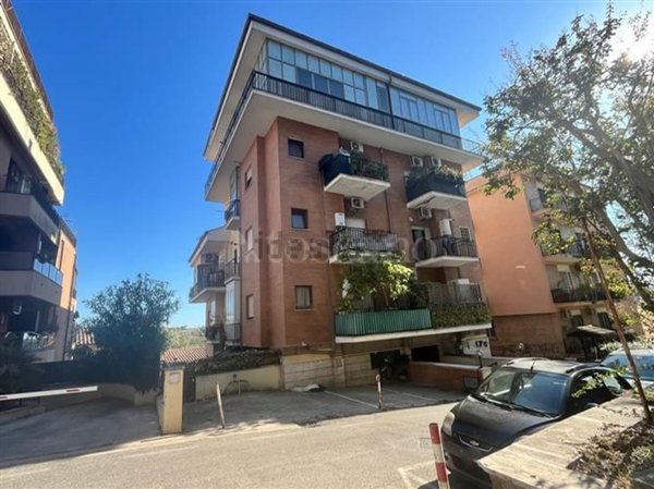 appartamento in vendita a Roma in zona Tor di Quinto
