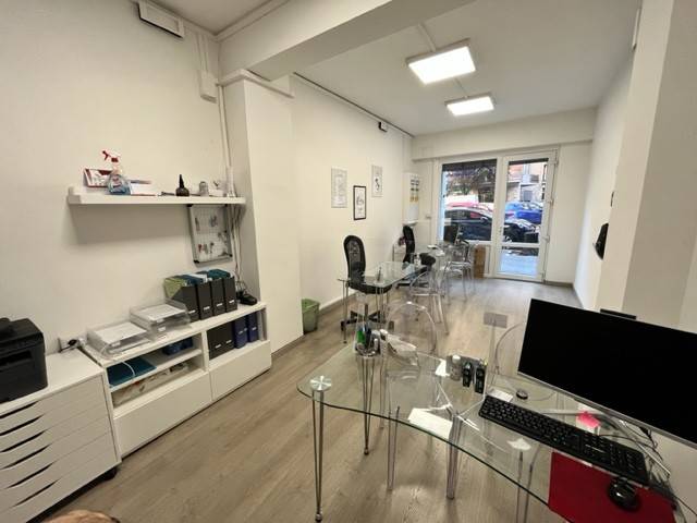 negozio in vendita a Roma in zona Ostiense