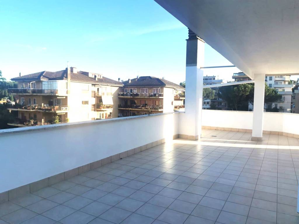 appartamento in vendita a Roma in zona Tor di Quinto